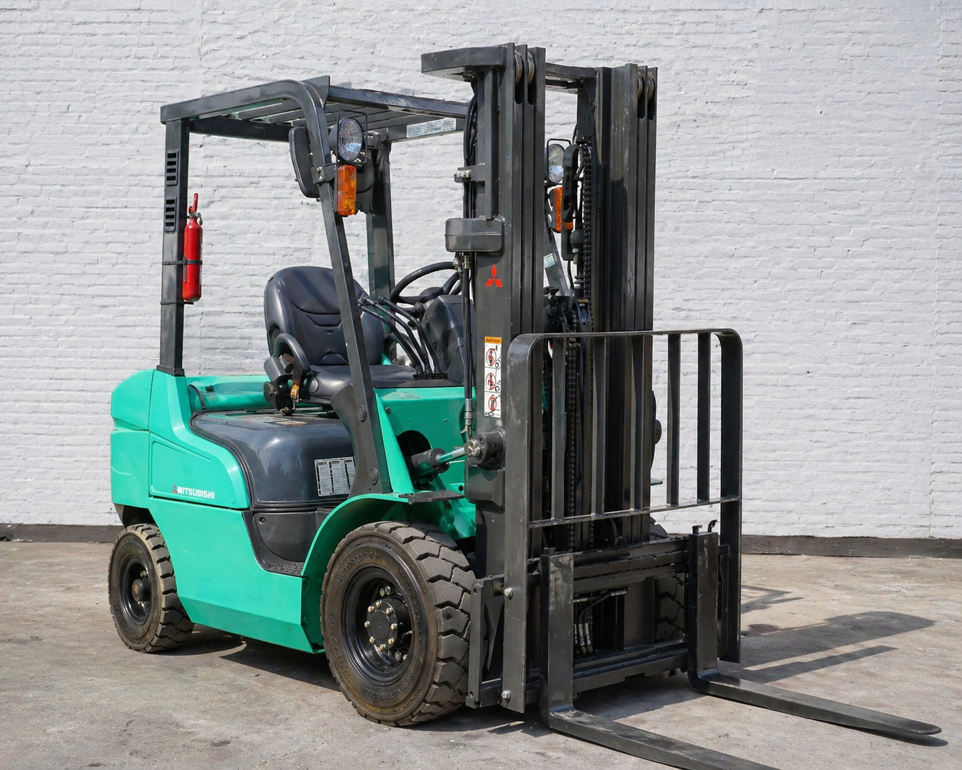 Autoelevador Mitsubishi FD25N/NT