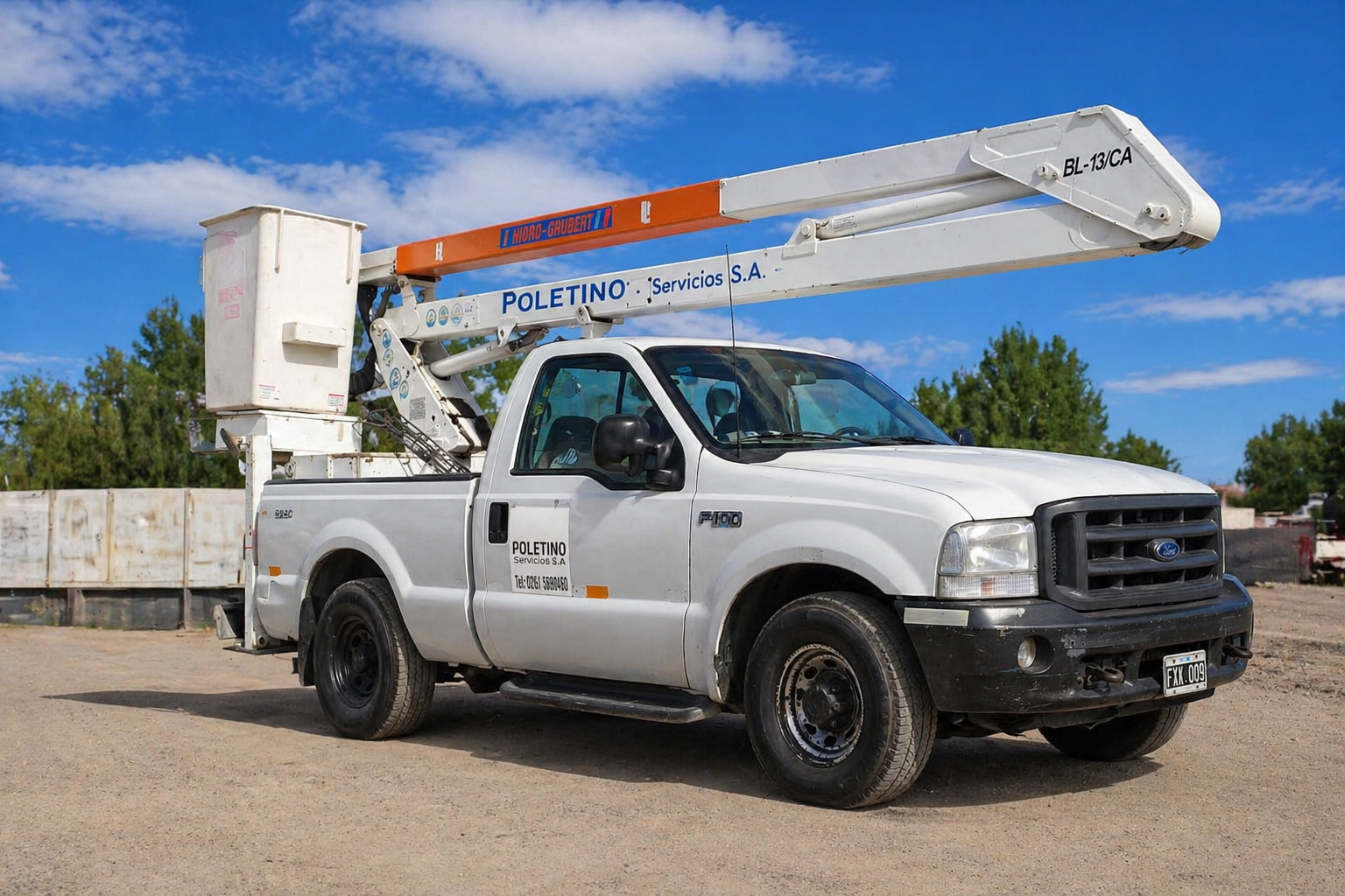 Hidroelevador sobre Ford F100 BL-13/CA